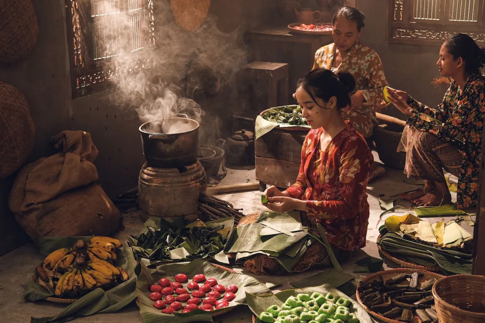 Bàn ăn gia đình