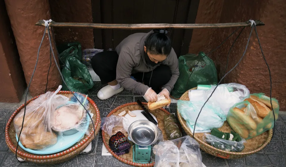 Không gian quán buổi tối